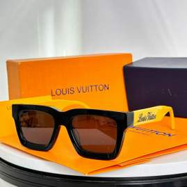 Picture of Louis Vuitton Sunglasses _SKUfw74861340fw
